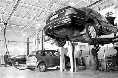 消费者质疑4S店服务 维修保养行业信任危机背后的多重原因